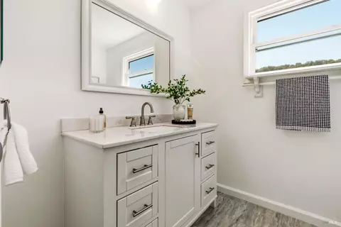 Bath - 66 Sonora Way, Corte Madera, CA 94925 photo 2 of 5
