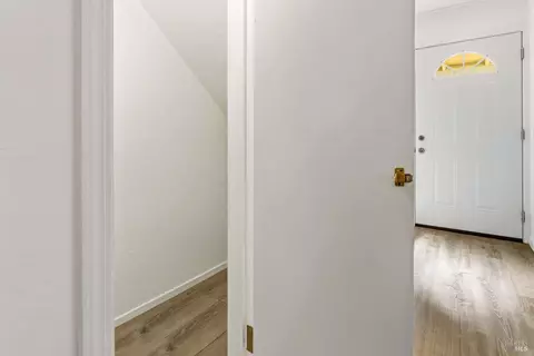 Entry Way - 66 Sonora Way, Corte Madera, CA 94925 photo 2 of 3