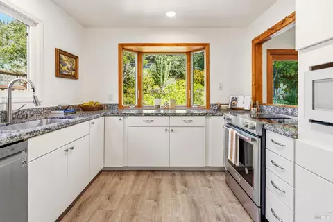 Kitchen - 66 Sonora Way, Corte Madera, CA 94925 photo 1 of 6