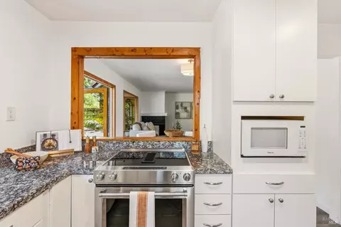 Kitchen - 66 Sonora Way, Corte Madera, CA 94925 photo 4 of 6