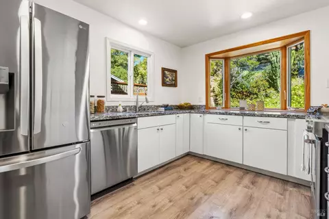 Kitchen - 66 Sonora Way, Corte Madera, CA 94925 photo 2 of 6