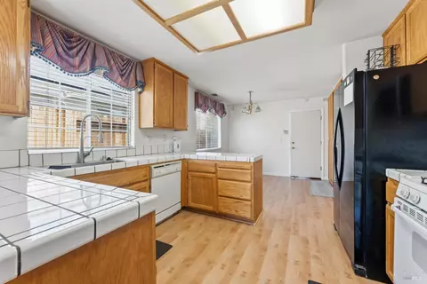 2263 Garnet Dr, Vallejo, CA 94591 photo 17