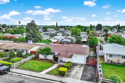 View/Area - 499 Apple Tree Ln, Fairfield, CA 94533 photo 9 of 9