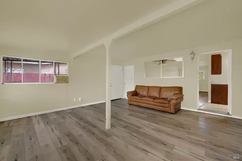 Living - 499 Apple Tree Ln, Fairfield, CA 94533 photo 13 of 14