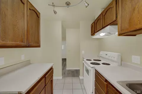 Kitchen - 499 Apple Tree Ln, Fairfield, CA 94533 photo 2 of 3