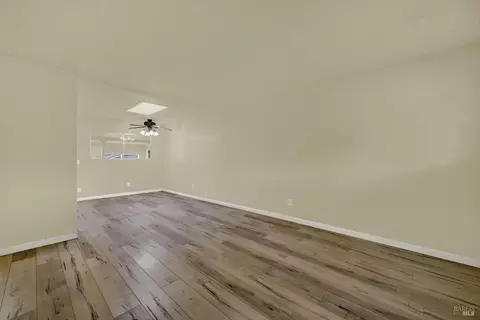 Living - 499 Apple Tree Ln, Fairfield, CA 94533 photo 8 of 14