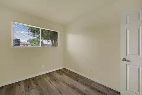 Bedroom - 499 Apple Tree Ln, Fairfield, CA 94533 photo 5 of 13