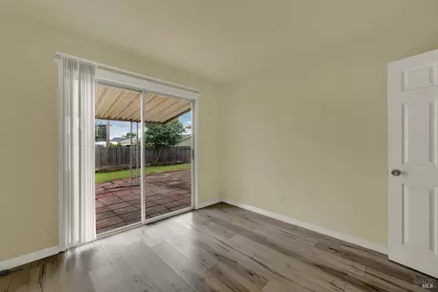 Bedroom - 499 Apple Tree Ln, Fairfield, CA 94533 photo 11 of 13