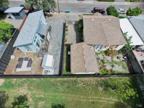 819-821 Center St, Healdsburg, CA 95448