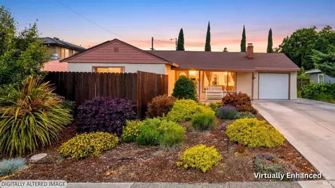 Exterior - 913 5th St, Fairfield, CA 94533 photo 1 of 11