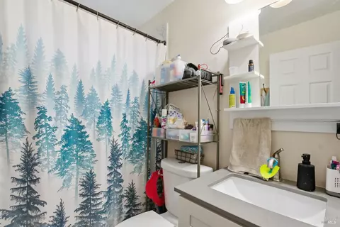 Bath - 913 5th St, Fairfield, CA 94533 photo 1 of 1