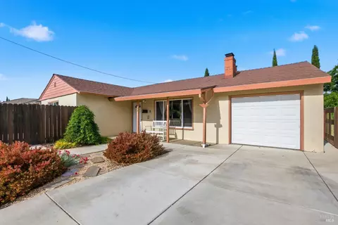 Exterior - 913 5th St, Fairfield, CA 94533 photo 3 of 11