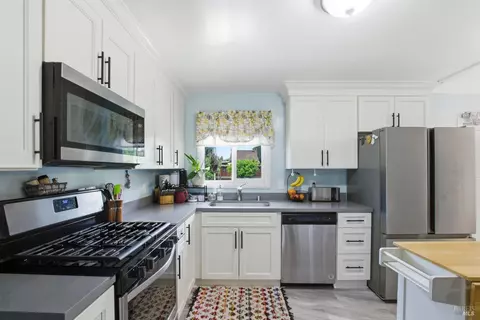 Kitchen - 913 5th St, Fairfield, CA 94533 photo 3 of 4