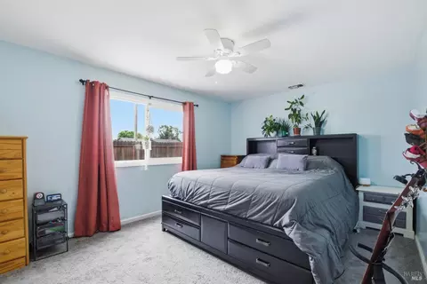 Bedroom - 913 5th St, Fairfield, CA 94533 photo 4 of 6