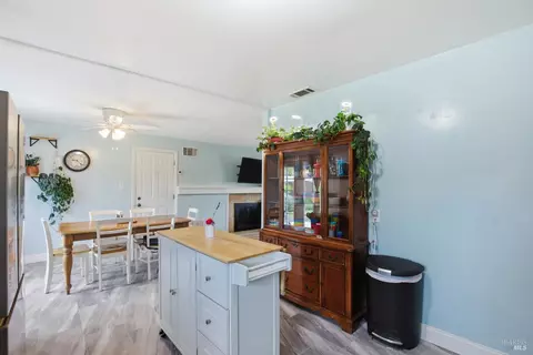 Dining - 913 5th St, Fairfield, CA 94533 photo 3 of 3