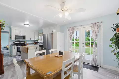 Dining - 913 5th St, Fairfield, CA 94533 photo 1 of 3