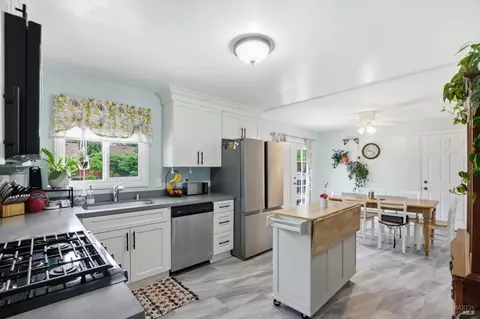 Kitchen - 913 5th St, Fairfield, CA 94533 photo 2 of 4