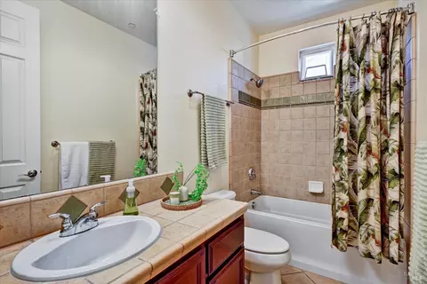 Bath - 1139 Azuar Ave, Vallejo, CA 94592 photo 1 of 7