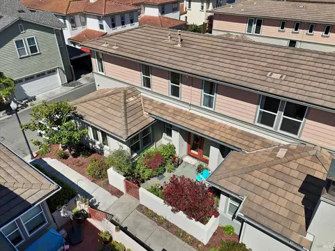 Exterior - 1139 Azuar Ave, Vallejo, CA 94592 photo 5 of 6