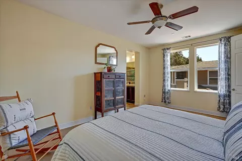 Bedroom - 1139 Azuar Ave, Vallejo, CA 94592 photo 6 of 9
