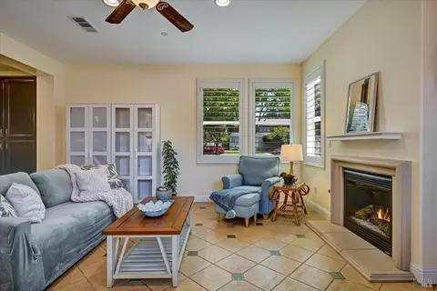 Living - 1139 Azuar Ave, Vallejo, CA 94592 photo 2 of 2