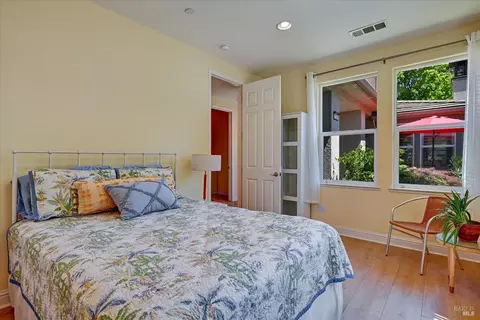 Bedroom - 1139 Azuar Ave, Vallejo, CA 94592 photo 2 of 9