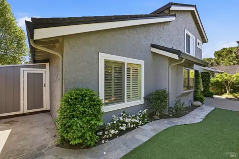 Exterior - 2147 Westward Pl, Martinez, CA 94553 photo 5 of 11