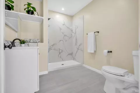 Bath - 107 Mayo Ave, Vallejo, CA 94590 photo 1 of 1