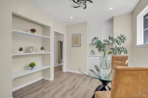Entry Way - 107 Mayo Ave, Vallejo, CA 94590 photo 3 of 3