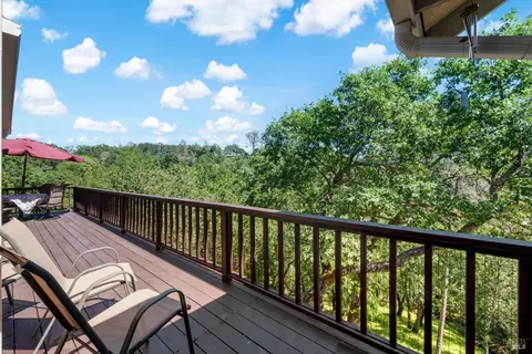 258 Circle Oaks Dr, Napa, CA 94558