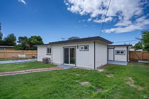 Exterior - 402 Tregaskis Ave, Vallejo, CA 94591 photo 5 of 8