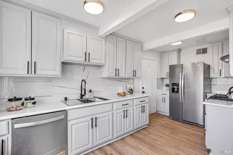 Kitchen - 402 Tregaskis Ave, Vallejo, CA 94591 photo 1 of 3