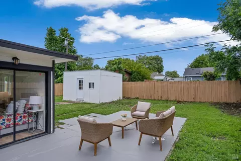 Exterior - 402 Tregaskis Ave, Vallejo, CA 94591 photo 7 of 8