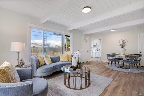 Living - 402 Tregaskis Ave, Vallejo, CA 94591 photo 1 of 1