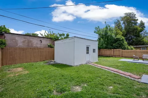 Exterior - 402 Tregaskis Ave, Vallejo, CA 94591 photo 4 of 8