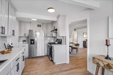 Kitchen - 402 Tregaskis Ave, Vallejo, CA 94591 photo 2 of 3