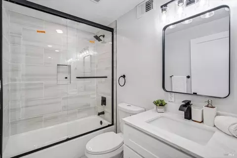 Bath - 402 Tregaskis Ave, Vallejo, CA 94591 photo 1 of 2