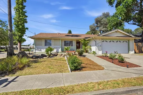 2537 Tamarisk Dr, Santa Rosa, CA 95405