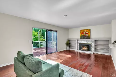 Living - 3447 Springfield Dr, Fairfield, CA 94534 photo 7 of 9