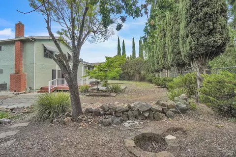 Exterior - 3447 Springfield Dr, Fairfield, CA 94534 photo 2 of 7