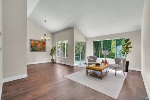 Living - 3447 Springfield Dr, Fairfield, CA 94534 photo 2 of 9