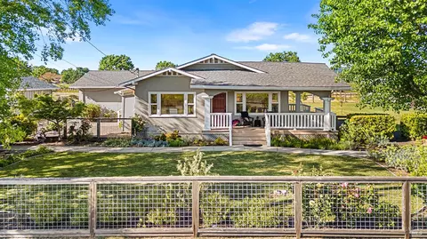 2855 Fulton Rd, Fulton, CA 95439