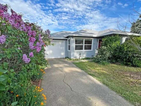 1101 Elm St, Ukiah, CA 95482 photo 2