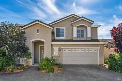 232 Cambridge Ln, Petaluma, CA 94952