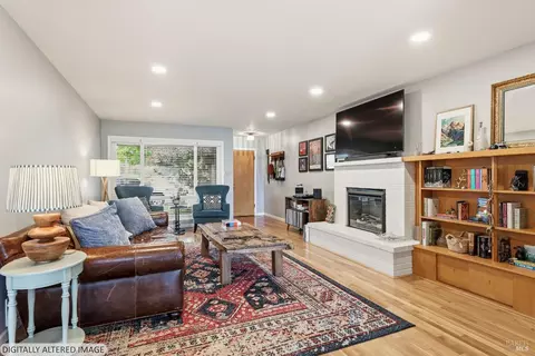 Living - 512 Keller St, Petaluma, CA 94952 photo 1 of 4