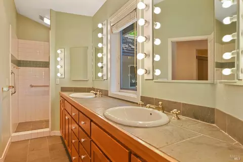 Bath - 251 Cavedale Rd, Sonoma, CA 95476 photo 1 of 3