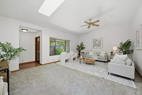 929 Helen Ave, Ukiah, CA 95482