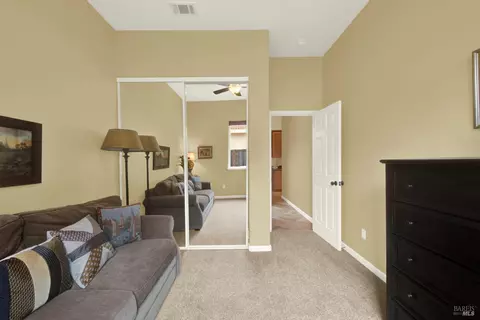 Bedroom - 1315 Fullerton Dr, Fairfield, CA 94533 photo 4 of 4