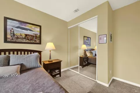Bedroom - 1315 Fullerton Dr, Fairfield, CA 94533 photo 3 of 4