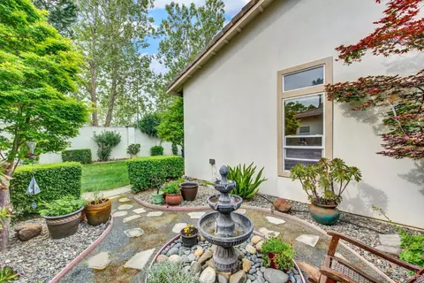Exterior - 1315 Fullerton Dr, Fairfield, CA 94533 photo 10 of 12